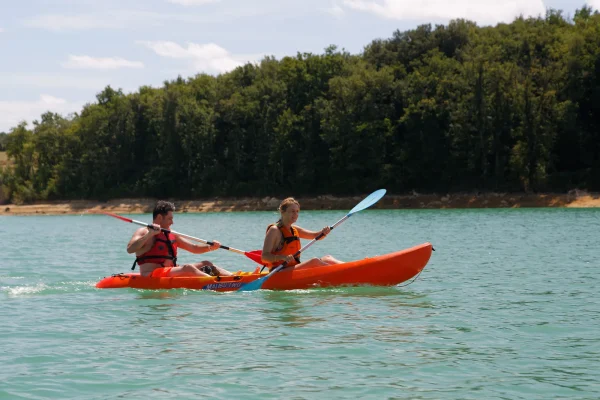 Activités nautiques sur le lac de la Ganguise